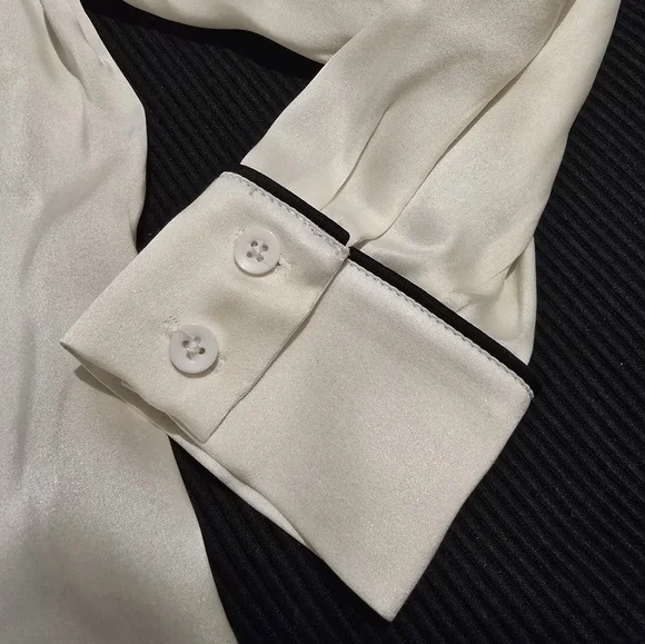 Alice & Olivia XS Cream Silk Blouse with Black Silk Piping & Hidden Buttons - Picture 2 of 6